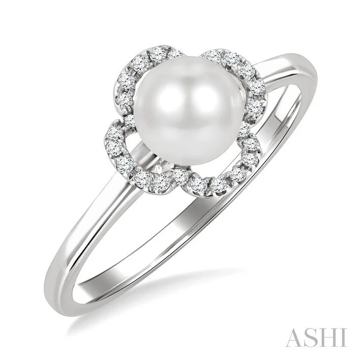 Clover Pearl & Petite Diamond Ring
