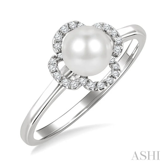 Clover Pearl & Petite Diamond Ring