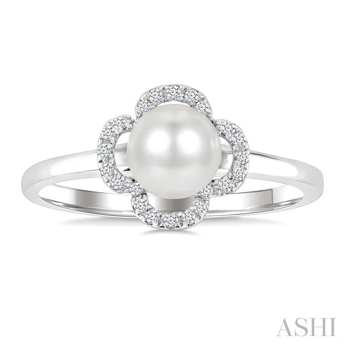 Clover Pearl & Petite Diamond Ring