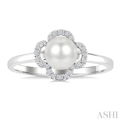 Clover Pearl & Petite Diamond Ring