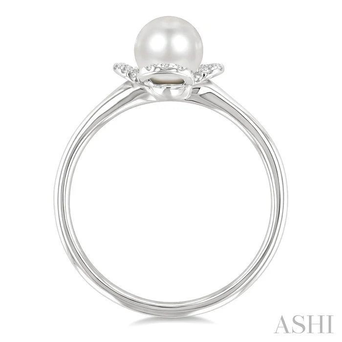 Clover Pearl & Petite Diamond Ring