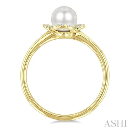 Clover Pearl & Petite Diamond Ring