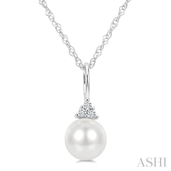Pearl & Diamond Fashion Pendant