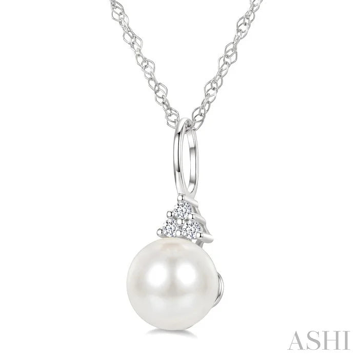 Pearl & Diamond Fashion Pendant
