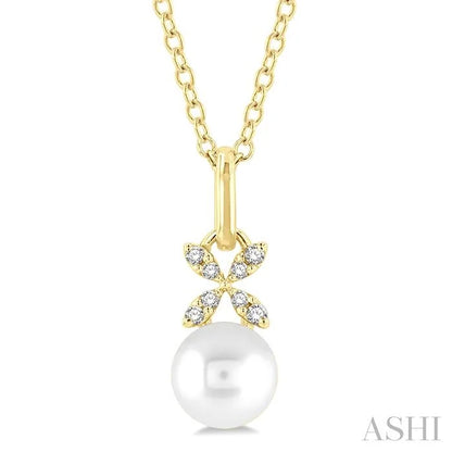 Pearl & Petite Diamond Fashion Pendant
