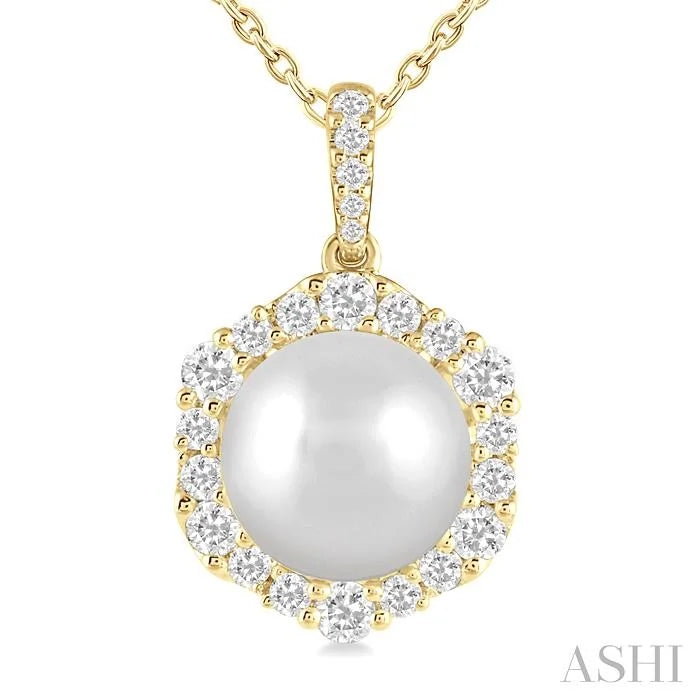 Pearl & Halo Diamond Fashion Pendant