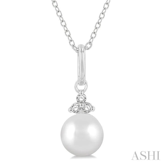 Pearl & Petite Diamond Fashion Pendant