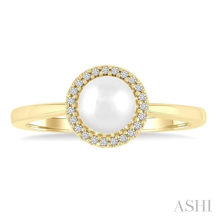 Pearl & Petite Halo Diamond Fashion Ring