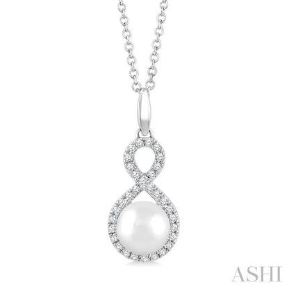 Pearl & Petite Diamond Fashion Pendant