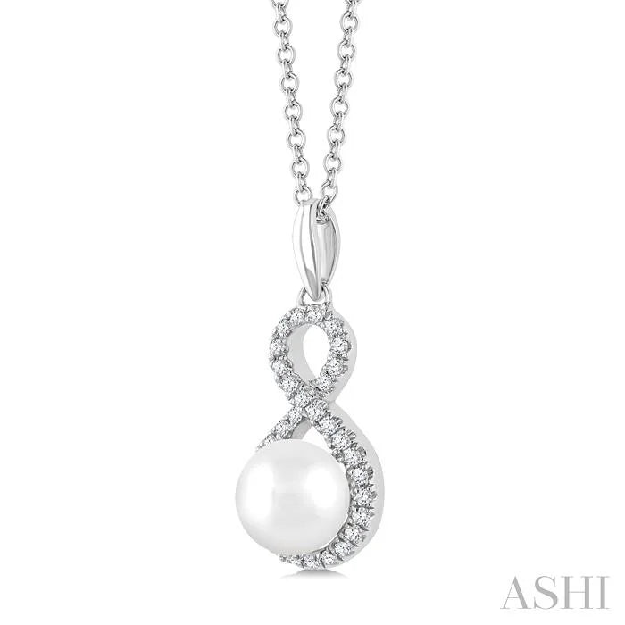 Pearl & Petite Diamond Fashion Pendant