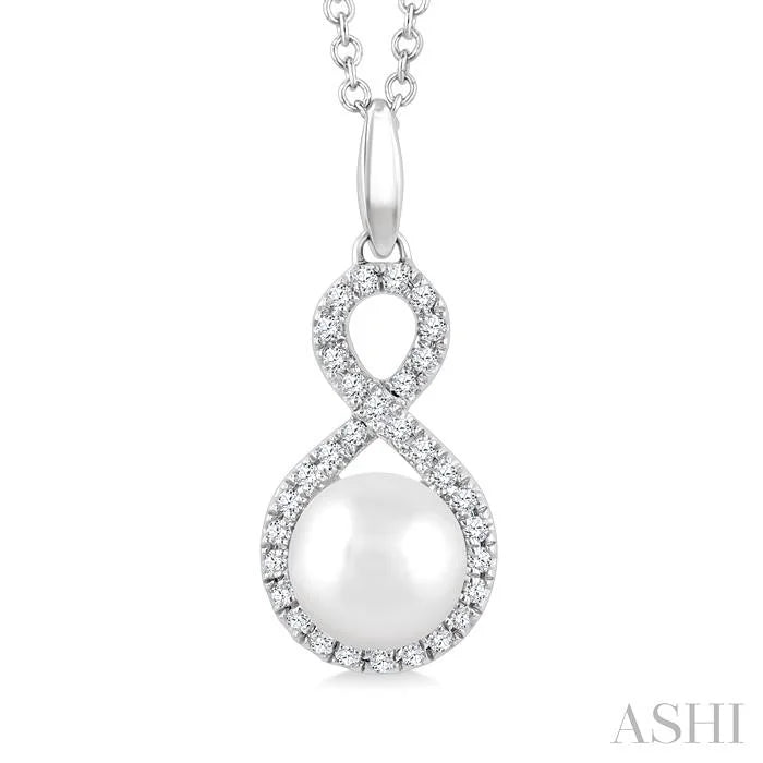 Pearl & Petite Diamond Fashion Pendant