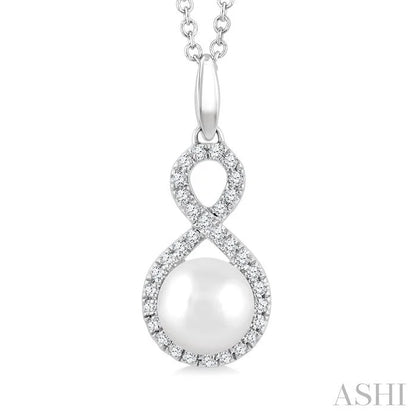 Pearl & Petite Diamond Fashion Pendant