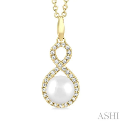 Pearl & Petite Diamond Fashion Pendant
