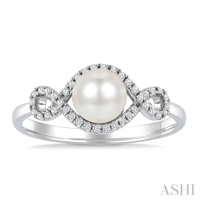 Pearl & Petite Diamond Fashion Ring