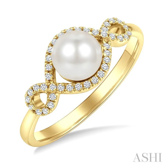 Pearl & Petite Diamond Fashion Ring