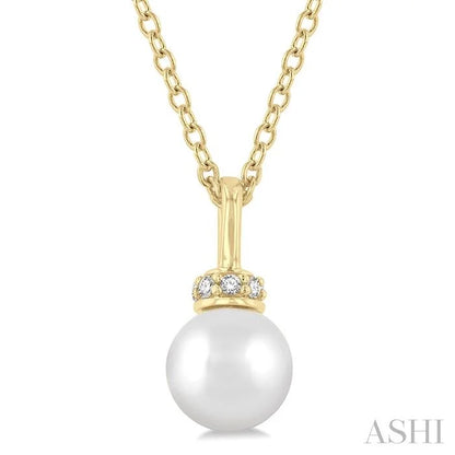 Pearl & Petite Diamond Fashion Pendant