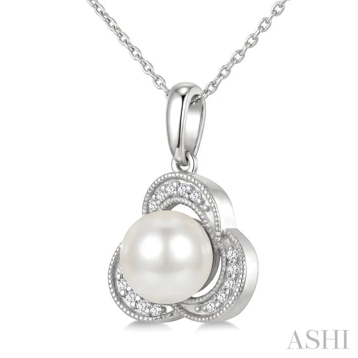 Pearl & Diamond Fashion Pendant