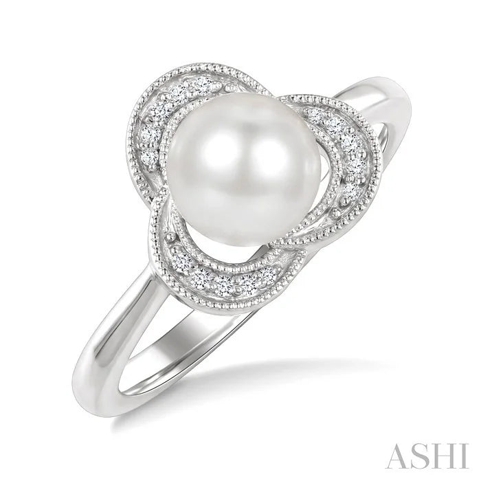 Pearl & Diamond Fashion Ring