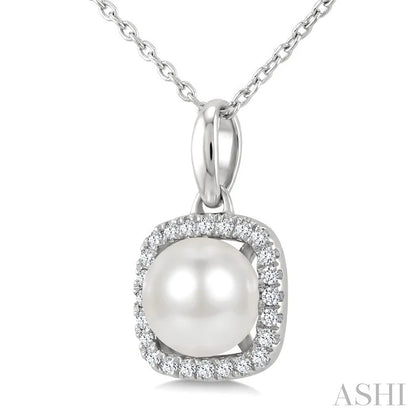Pearl & Petite Halo Diamond Fashion Pendant