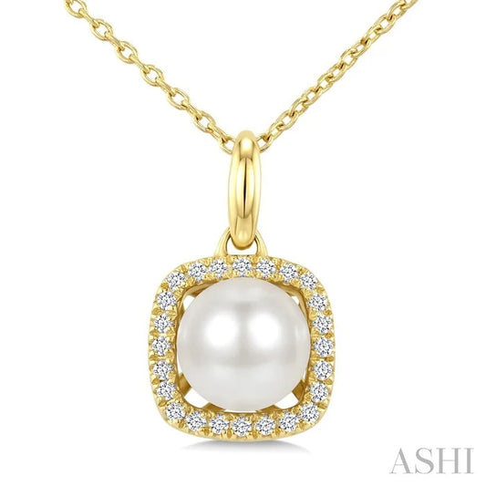 Pearl & Petite Halo Diamond Fashion Pendant