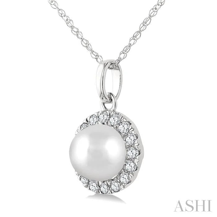 Pearl & Halo Diamond Pendant