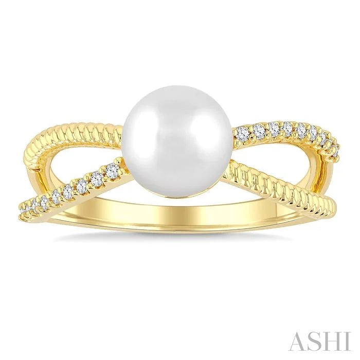 Pearl & Diamond Fashion Ring