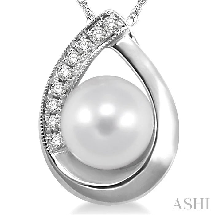 Pearl & Diamond Fashion Pendant
