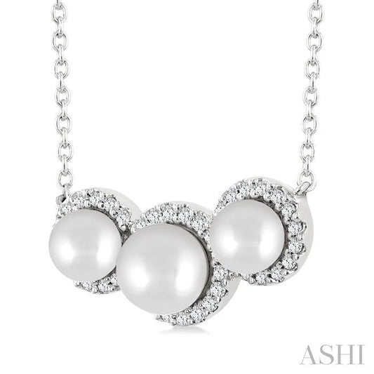 Pearl & Halo Diamond Fashion Pendant