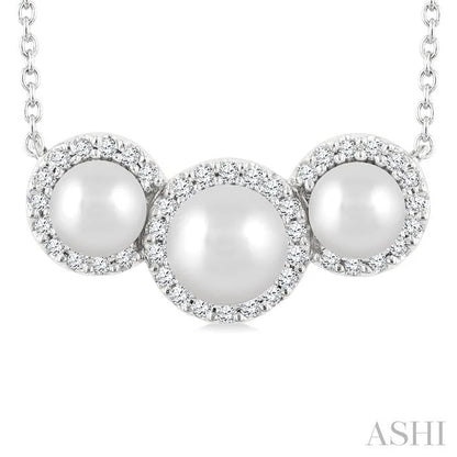 Pearl & Halo Diamond Fashion Pendant