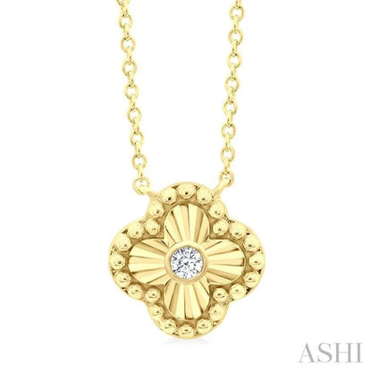 Clover Fluted Petite Diamond Fashion Pendant