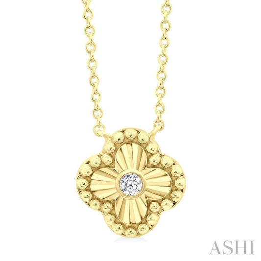 Clover Fluted Petite Diamond Fashion Pendant