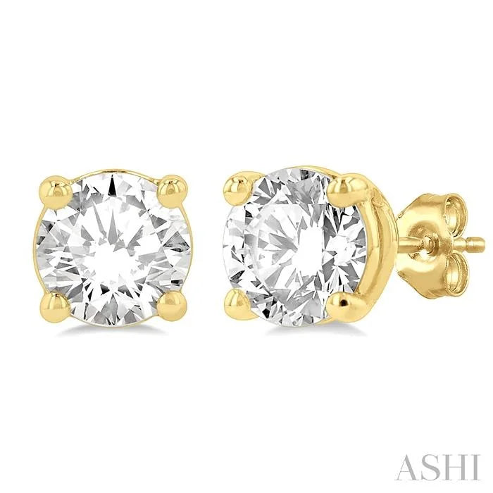 Round Shape Diamond Stud Earrings