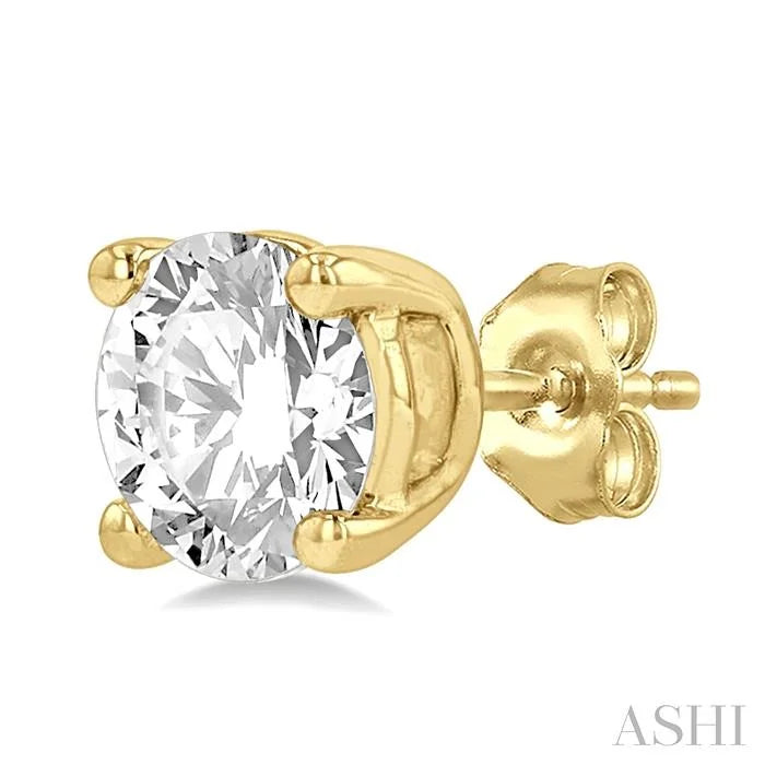 Round Shape Diamond Stud Earrings