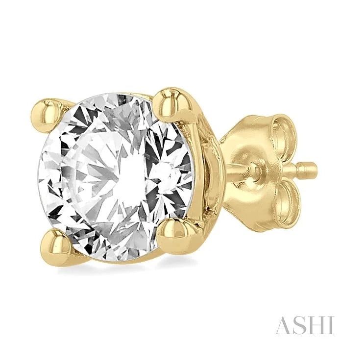Round Shape Diamond Stud Earrings