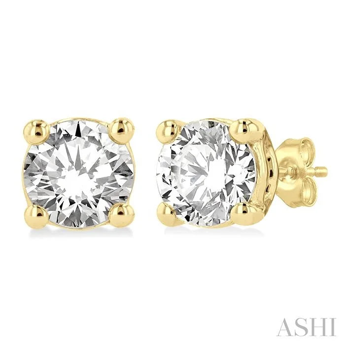 Round Shape Diamond Stud Earrings