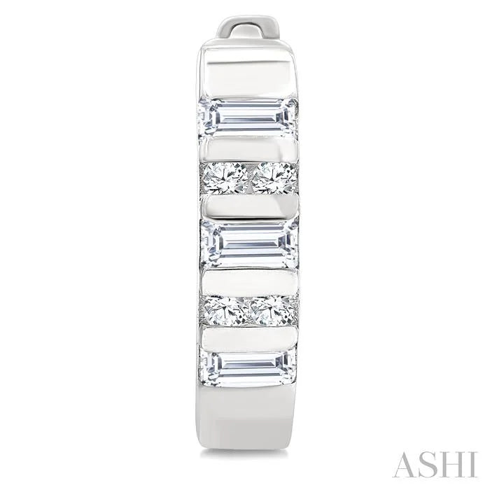 Bar Petite Diamond Huggie Fashion Earrings