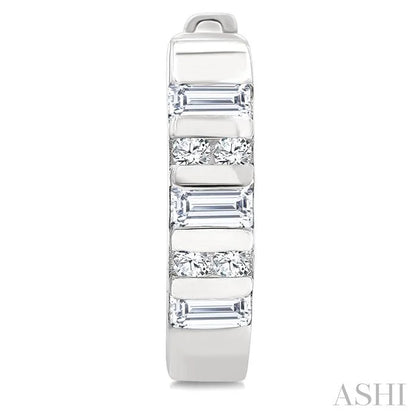 Bar Petite Diamond Huggie Fashion Earrings