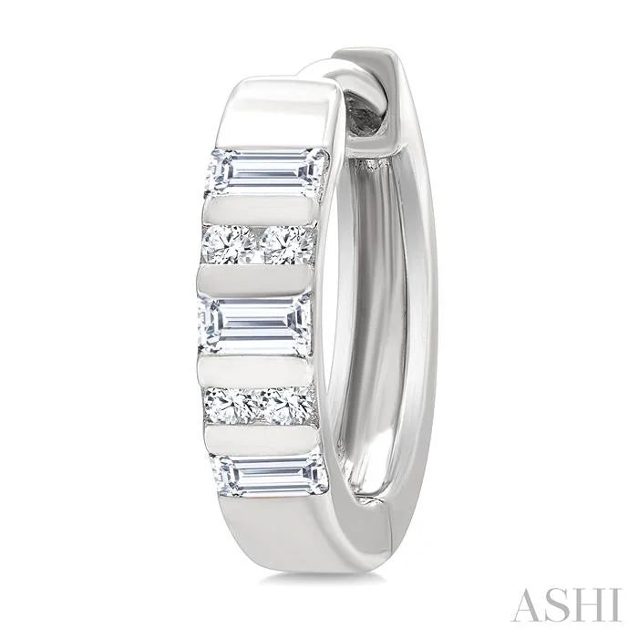 Bar Petite Diamond Huggie Fashion Earrings