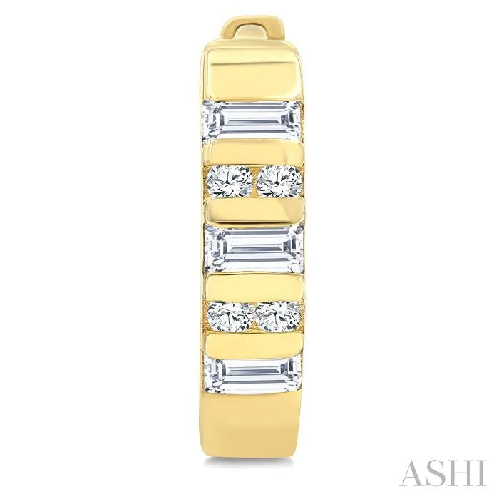 Bar Petite Diamond Huggie Fashion Earrings