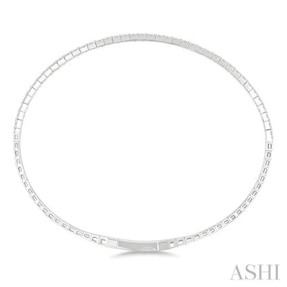 Diamond Halfway Triangle Flex Bangle