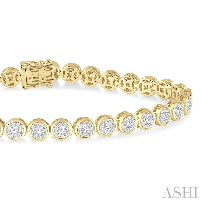 Round Shape Lovebright Essential Diamond Bracelet