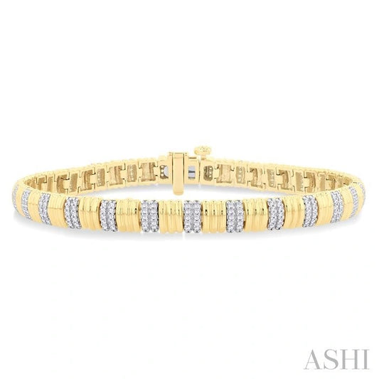 Ribbed Diamond Fashion Bracelet