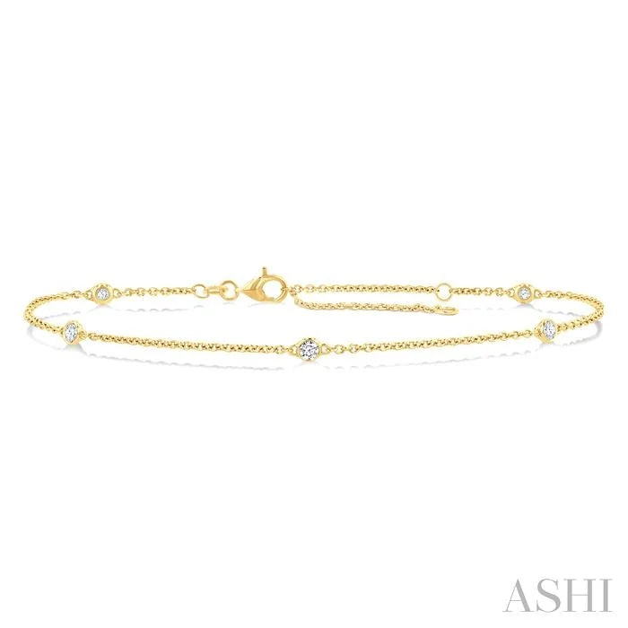 Round Shape Diamond Station Chain Bracelet
