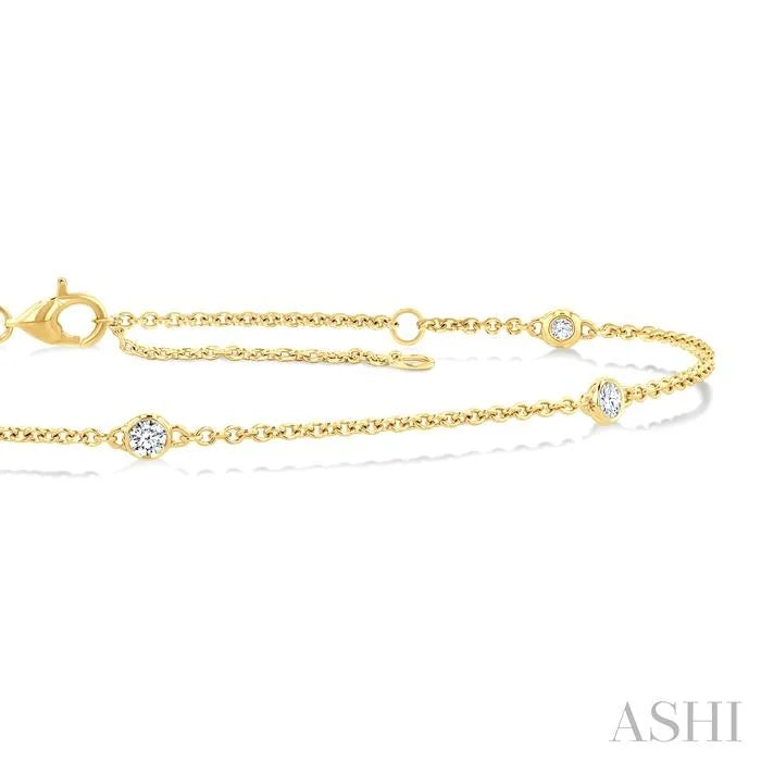 Round Shape Diamond Station Chain Bracelet