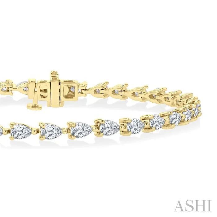 Pear Shape East-West Diamond Bracelet