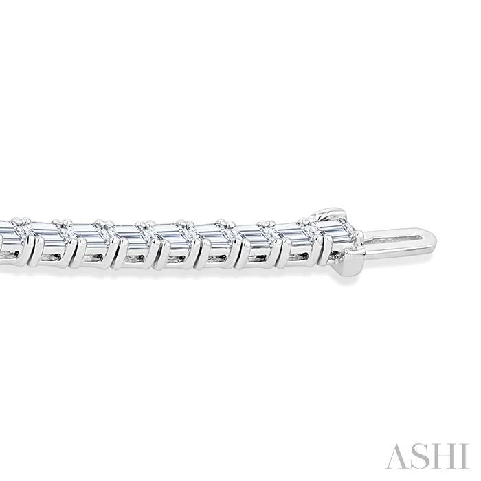 Emerald Shape East-West Diamond Tennis Bracelet