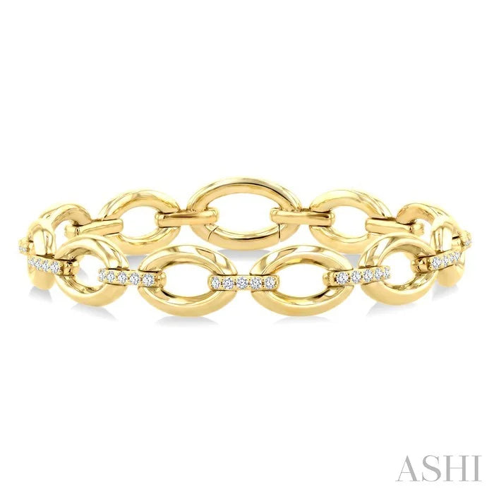 Aeris Gold Oval Shape Link Diamond Fashion Bracelet