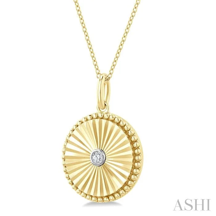 Gold Vermeil Round Shape Fluted Medallion Diamond Pendant