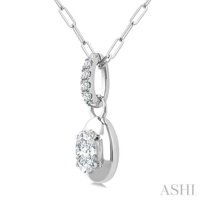 Oval Shape Paperclip Diamond Fashion Pendant