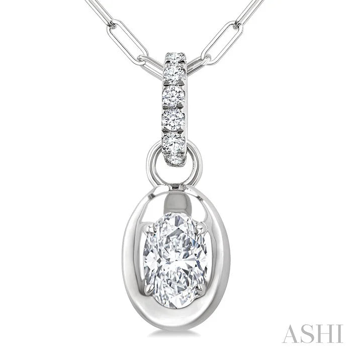 Oval Shape Paperclip Diamond Fashion Pendant